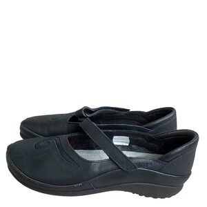 NAOT matai Black Leather Swirl Mary Jane Flats Woman's 38/ 7.5-8 Comfort EUC